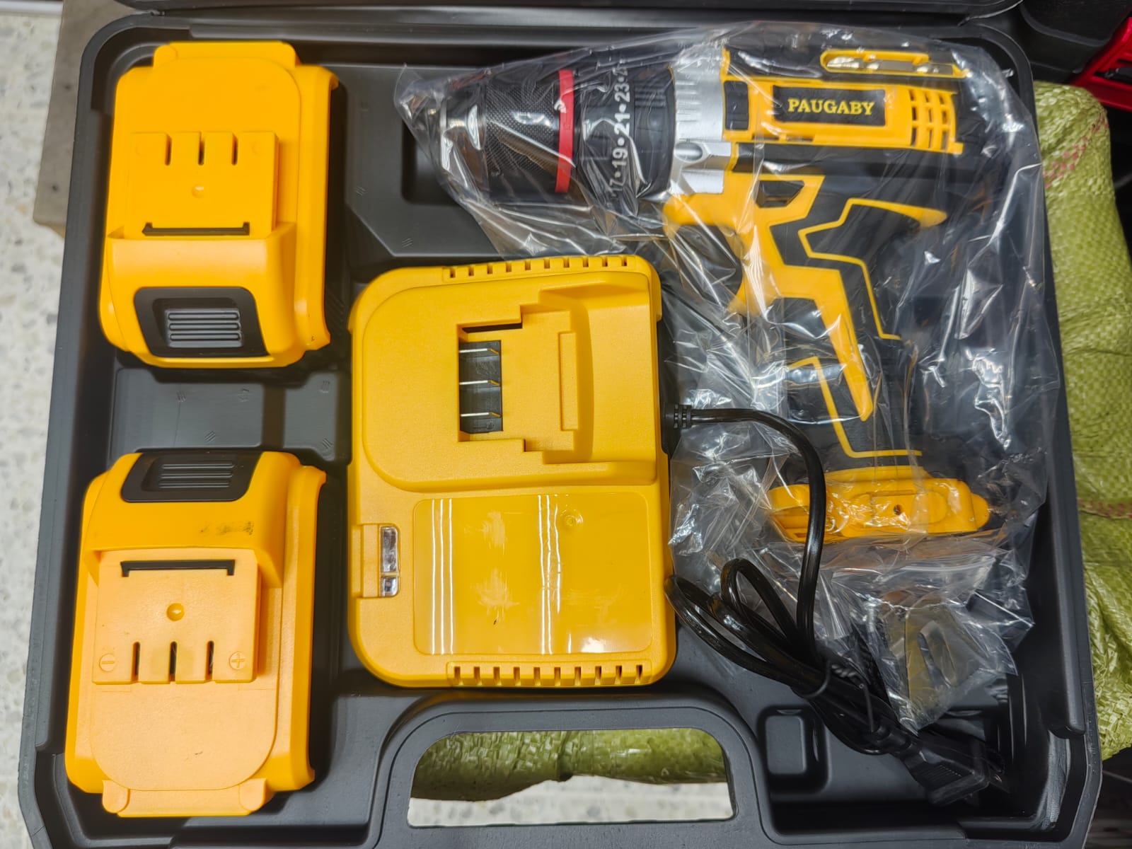 TALADRO DE DOS BATERIA